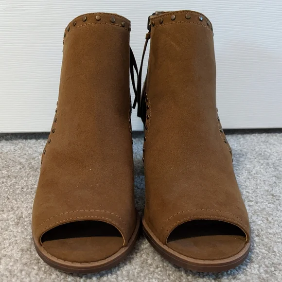 Dirty Laundry Peep Toe Brown Suede Booties size 8 - Picture 10 of 10